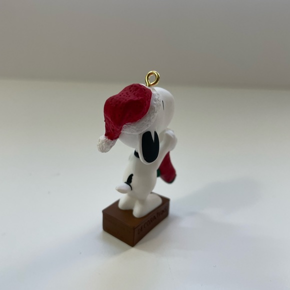Snoopy Hallmark Keepsake Christmas Ornament 50th Anniversary 1999 - Picture 3 of 16